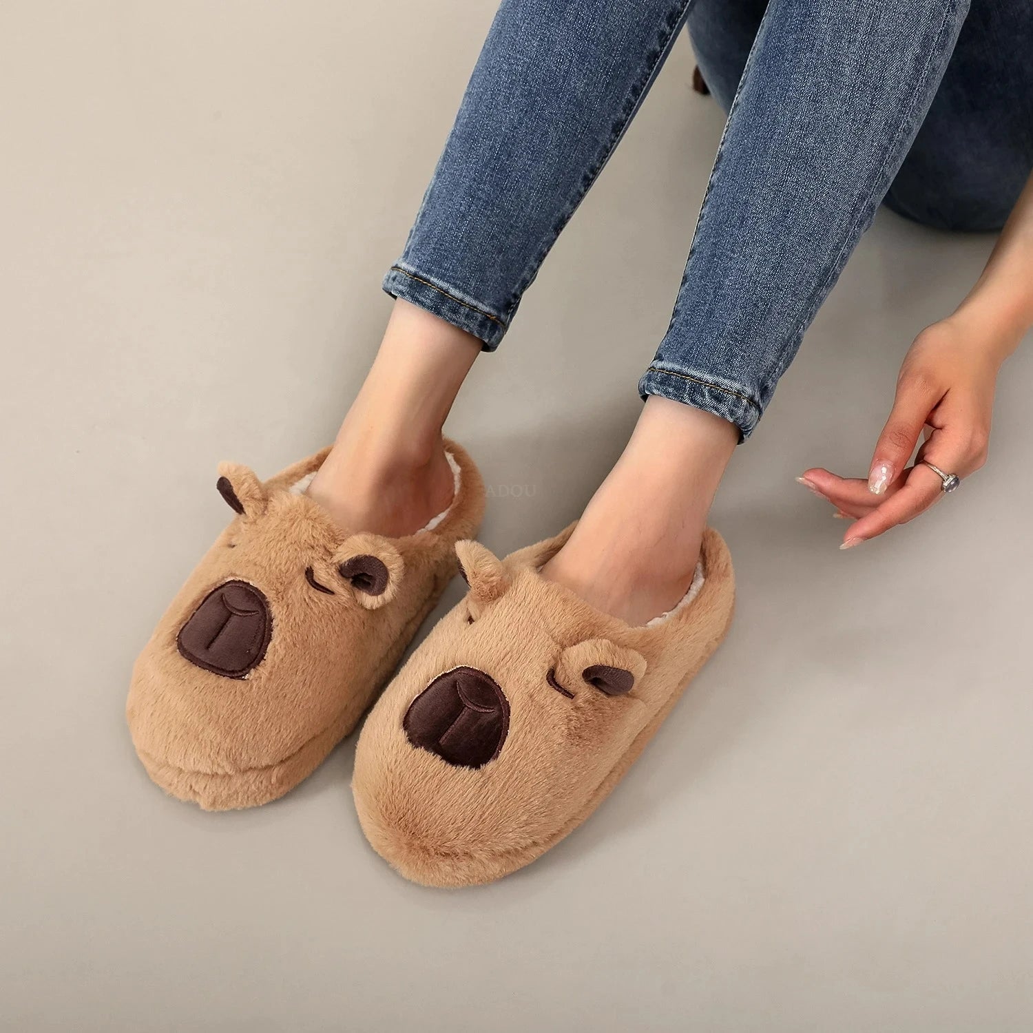 A Pair of Brown Plush Kapibara Animal Patterns,Comfortable Furry Slippers for Men and Women, Lightweight, Comfortable Shoes - PrimeNest
