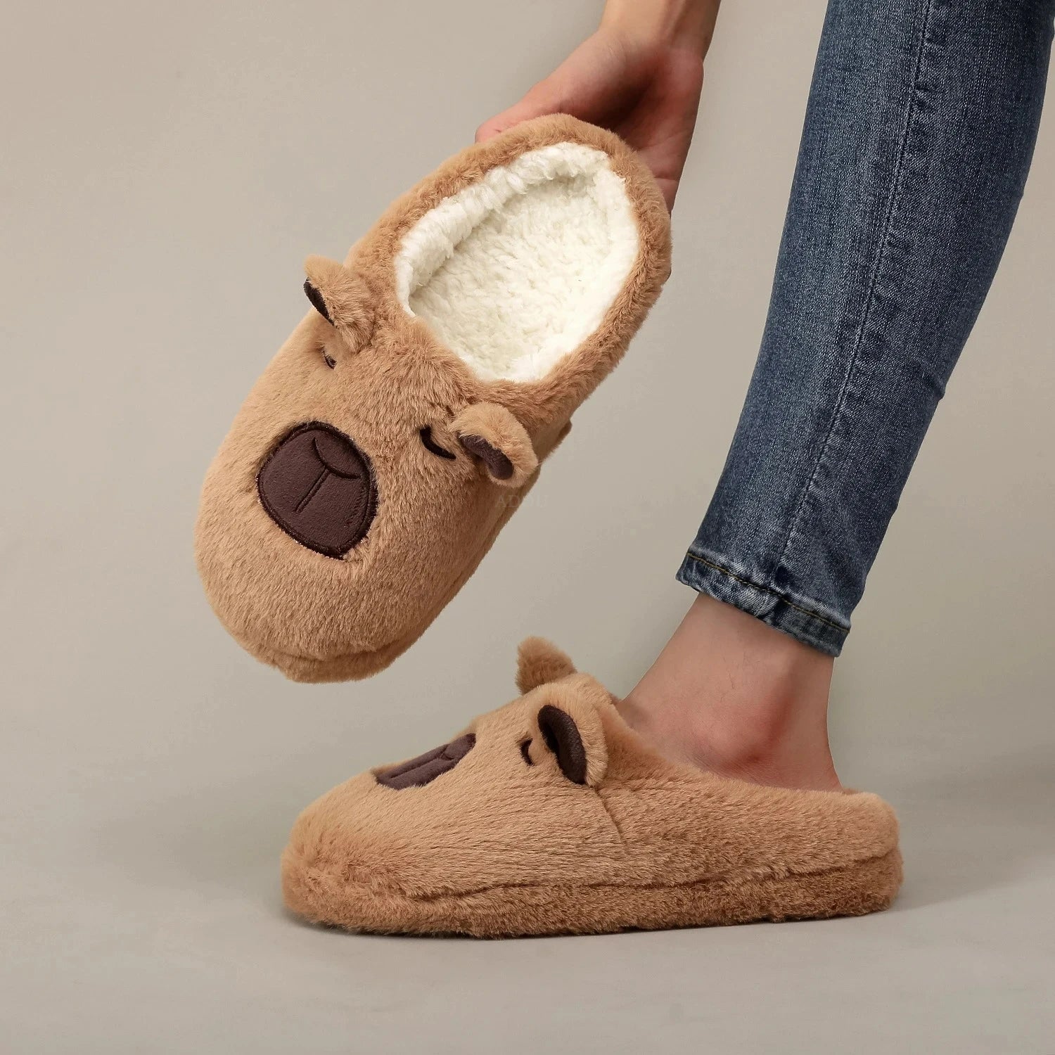 A Pair of Brown Plush Kapibara Animal Patterns,Comfortable Furry Slippers for Men and Women, Lightweight, Comfortable Shoes - PrimeNest